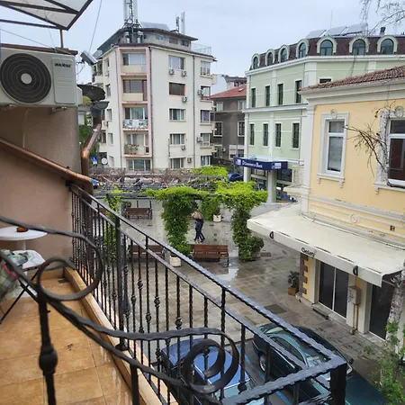 Aleks Center 2- Free Parking Apartmán